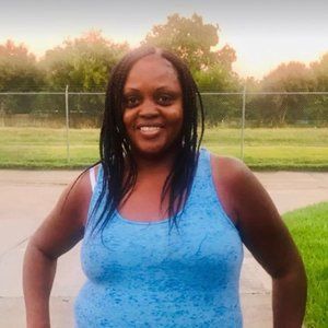 Meet your Posher, Casandra